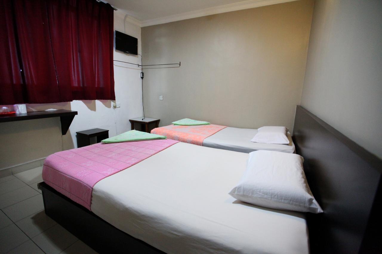 Mandarin Hotel Kuching Exterior foto